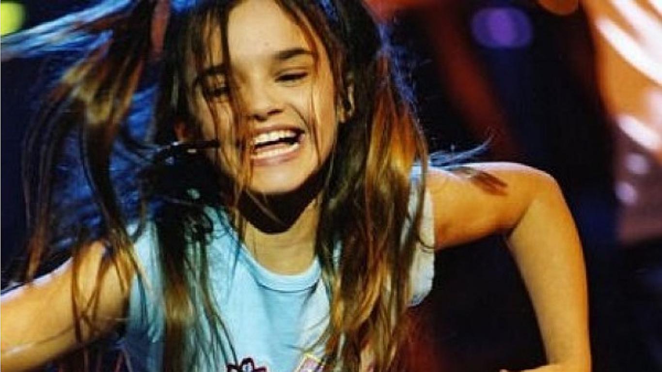 El impactante cambio de la intérprete de 'El baile del gorila' (FOTOS)