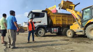 La Libertad: Realizan trabajos de descolmatación y limpieza de calles afectadas por lluvias en El Milagro 