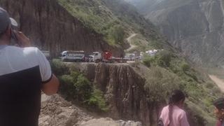 Un deslizamiento de tierra deja a carretera obstruida en Churcampa