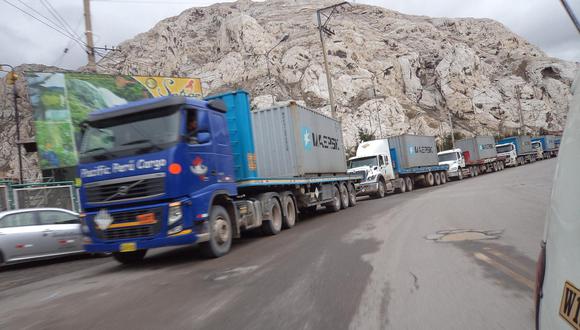 La Oroya: Más de 200 vehículos de carga pesada varados en la Carretera Central 