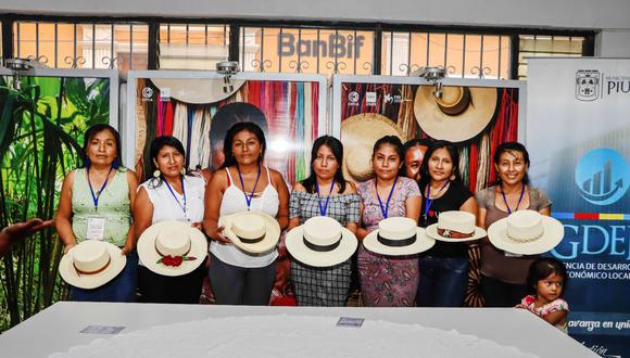Al celebrarse 10 años de la declaratoria como Patrimonio Cultural de la Mación al Sombrero de Paja Toquilla.