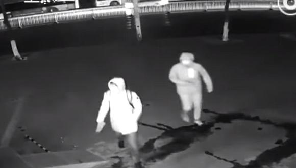 Ladrón deja inconsciente a su cómplice en pleno robo (VIDEO)