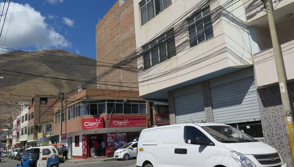 Huánuco: 'telaraña' de cables de luz en la ciudad, es un peligro