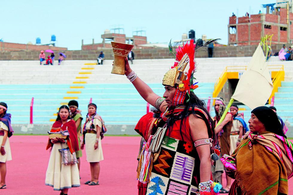 Puno escenifica salida de Manco Cápac y Mama Ocllo del Titicaca (FOTOS)