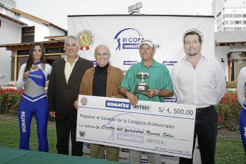 Ganador en torneo de golf