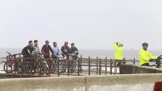 No podemos ir a las playas y sacarnos las mascarillas porque podemos contagiar y tener un rebrote, asegura Walter Martos