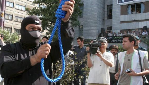 Irán: ahorcan a tres hombres por atentado suicida de 2010
