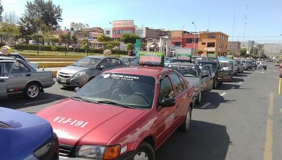 ​Médicos, docentes y taxistas bloquean las vías de Arequipa (VIDEO)