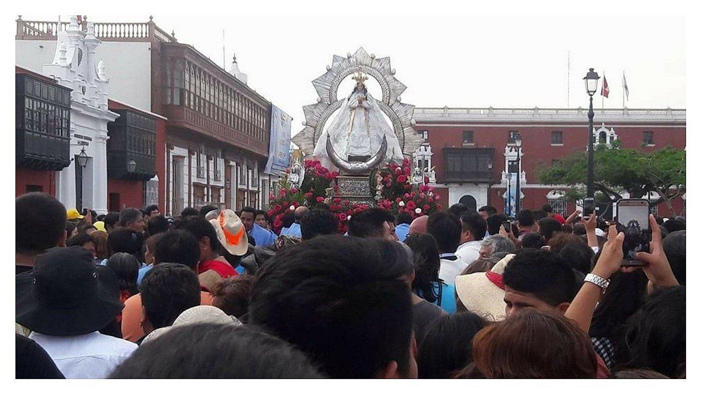 Virgen de la Puerta sale en procesión por Trujillo 
