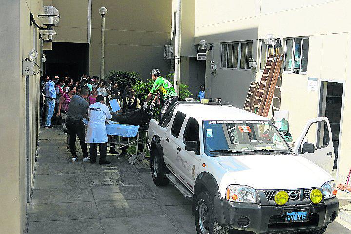Joven policía muere al enfrentarse a dos ladrones en pollería