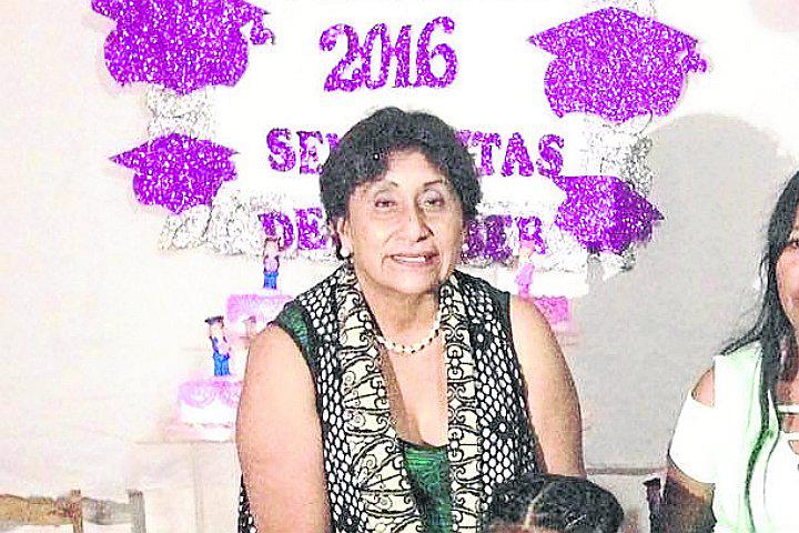 Nélida García recibe las credenciales de alcaldesa