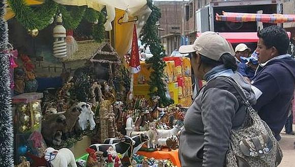 Feria de navideña abre sus puertas en la a avenida Progreso de Puno