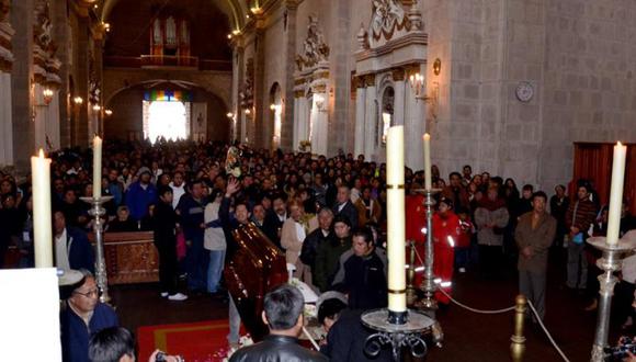 Puno despide con congoja al padre Pepe Loits