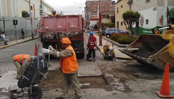 Municipios aprovechan disminución de lluvias y reparan calles dañadas