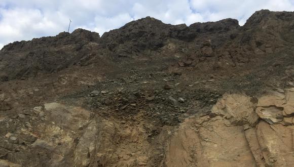 Áncash: sismo de magnitud 5,4 causó deslizamiento de rocas en carretera hacia  Huarmey. Foto: Farrovisiontv−Huarmey