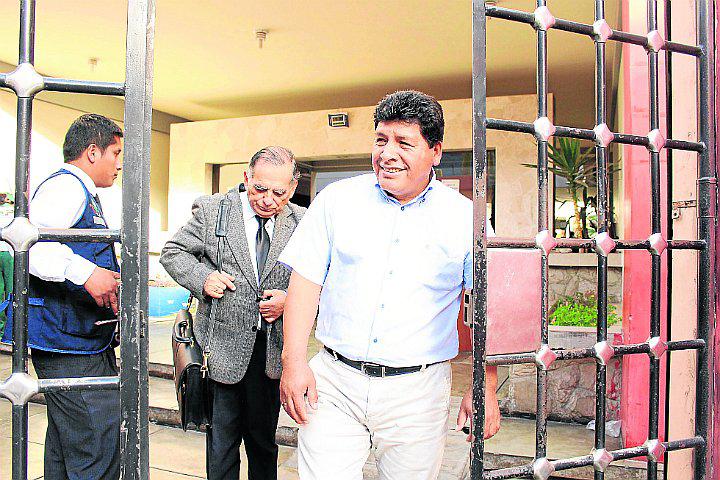 Gallegos asegura no tener “desbalance patrimonial”