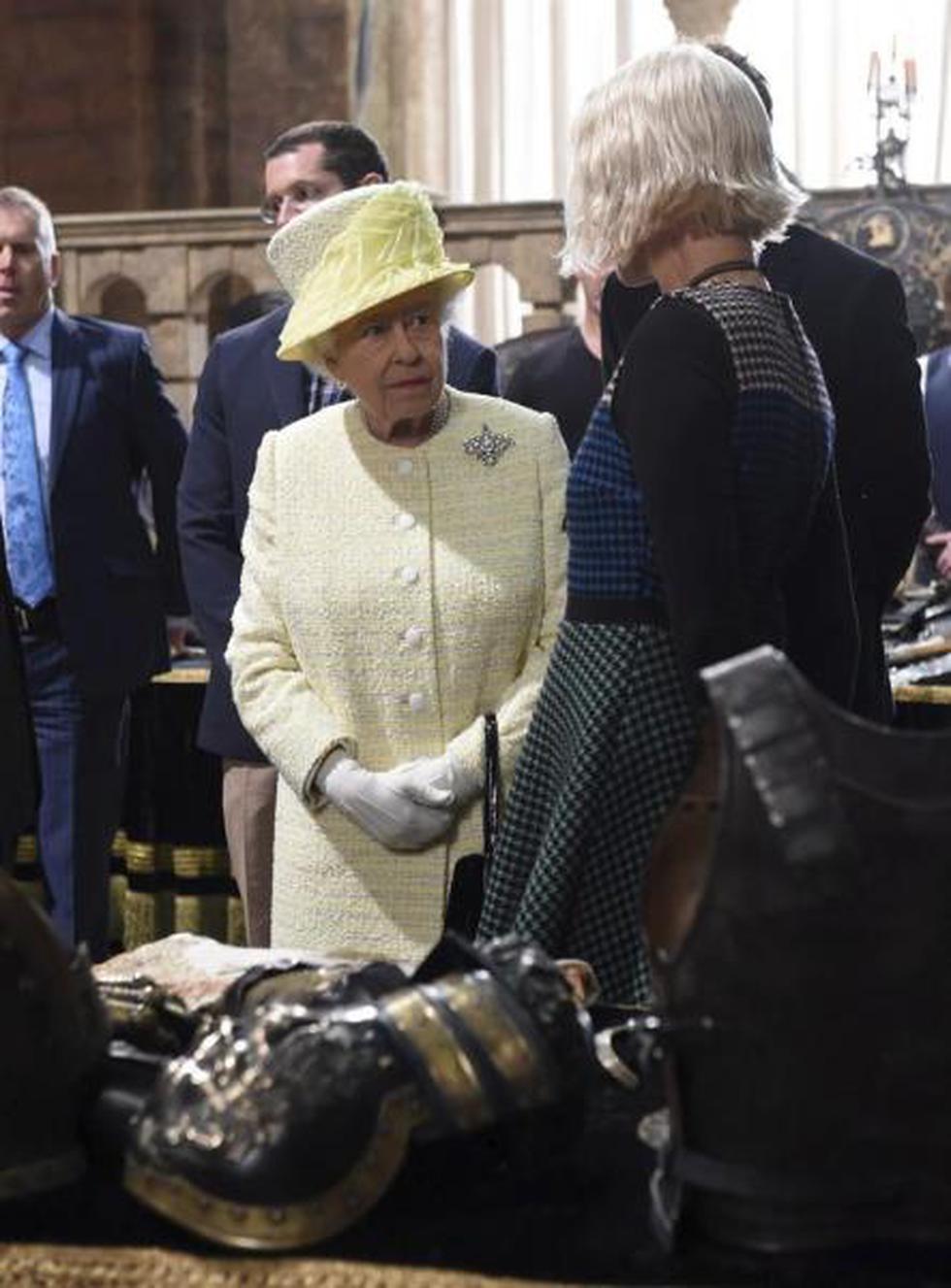 Isabel II visitó los estudios de grabación de Game of Thrones (FOTOS)