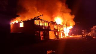 Pasco: Incendio devora casas, comercios y deja en la calle a cinco familias (VIDEO)