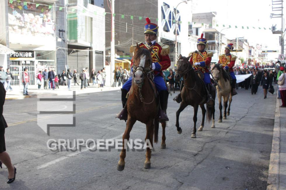 "Húsares bamba" escoltan a Presidente Regional de Junín 