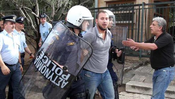 Human Rights Watch denuncia que policía griega detiene por color de la piel