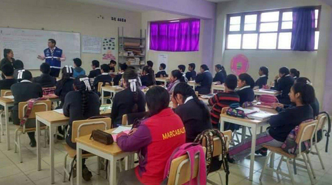 La Libertad: 271 alumnos reciben charlas de "Las Telecomunicaciones, Las Antenas y la Salud" 