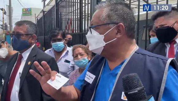 Ministro Hernán Condori atendió quejas de varios familiares de pacientes del hospital del Niño de Breña. (Captura: Canal N)