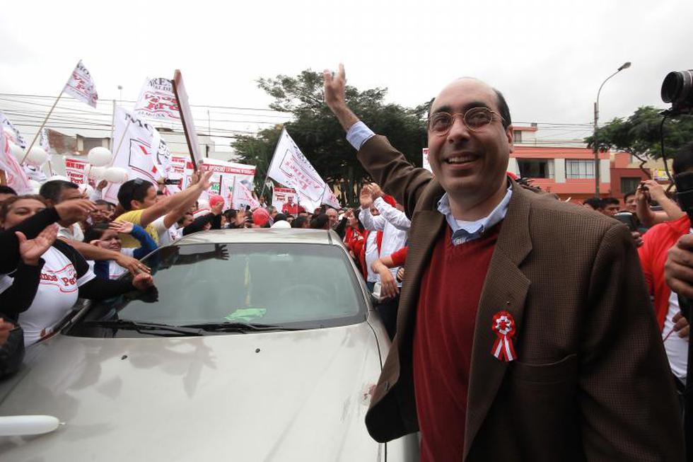 Fernán Altuve inscribió su candidatura a la Municipalidad de Lima