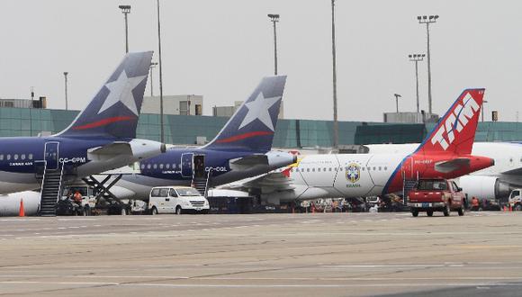 Brasil multa a cuatro aerolíneas por aliarse para subir precios de pasajes