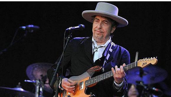 Editorial de Dylan admite que el músico no firmó edición especial de su libro. (Foto: EFE)