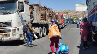 Más de 300 vehículos varados en el kilómetro 16 de Yura en Arequipa (VIDEO)