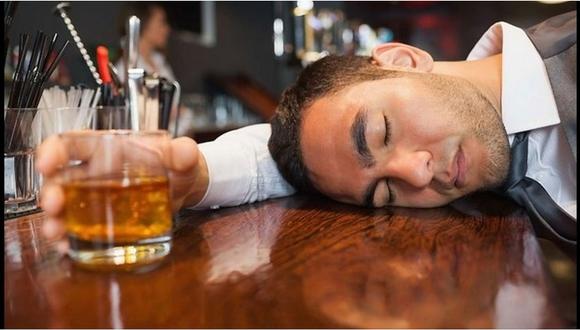 Científico vivió una década alcoholizado para crear una cura contra la resaca