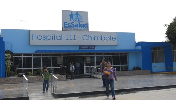 El joven galeno se encontraba internado en la Unidad de Cuidados Intensivos del Hospital III-Chimbote de Essalud, en Áncash. (Foto: GEC)