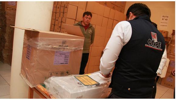 Con extremas medidas de seguridad material electoral llega a Odpe Huancayo 