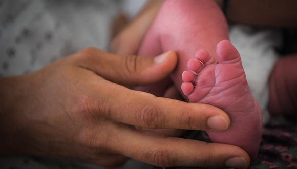 La investigación da luces sobre el desarrollo del bebé frente a la covid-19.  Foto referencial: LOIC VENANCE / AFP