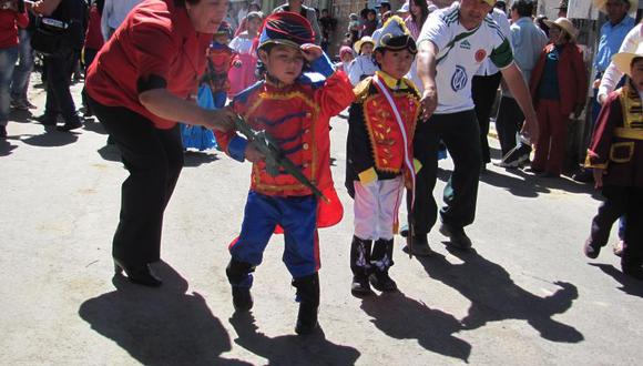 Pueblos tradicionales realizaron desfile de 28 de julio