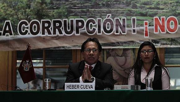 Exregidor pide a la Fiscalía abrir investigación contra alcalde