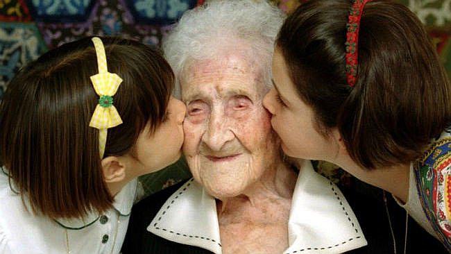 Estudio revela que la edad humana ya habría alcanzado su tope ¿Cuál es?