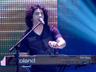 'Andrés Calamaro' de 'Yo Soy' retribuye ayuda del rockero enviándole mensaje