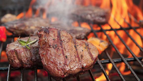 Estudio revela que consumir carne asada causa enfermedades