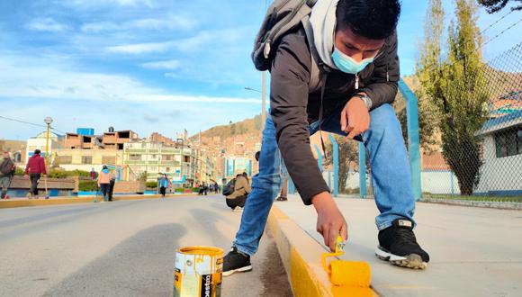 Trabajadores municipales realizaron el pintado de las vías. (Foto: Difusión)