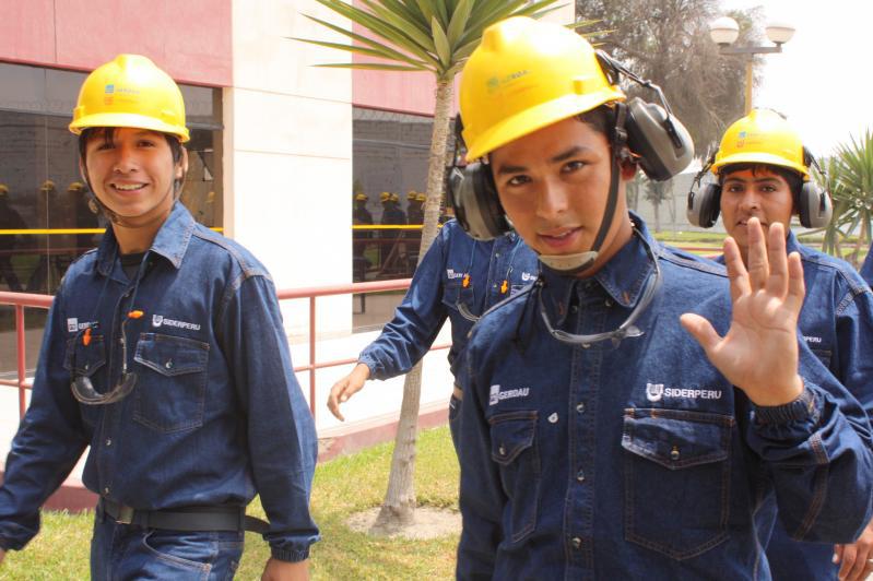 Siderperú ofrece 100 becas integrales para jóvenes