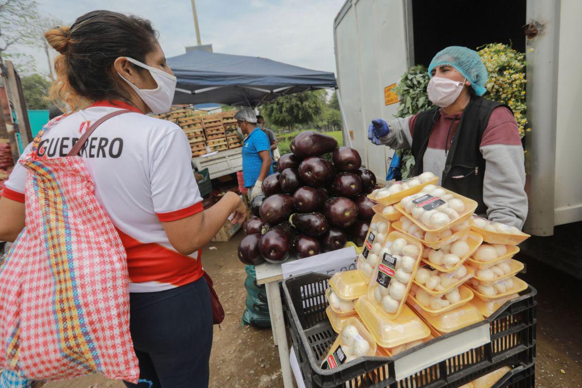 Ejecutivo anunció la transferencia de una partida de  200 millones de soles a las municipalidades provinciales y distritales del país para que adquieran y distribuyan artículos de primera necesidad a las familias vulnerables (Foto: Andina)