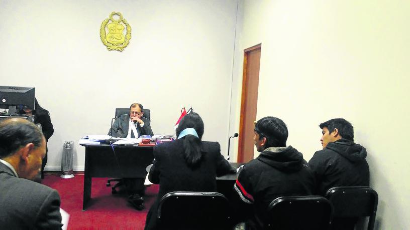 Policía decomisa explosivos  en carretera a Huariaca