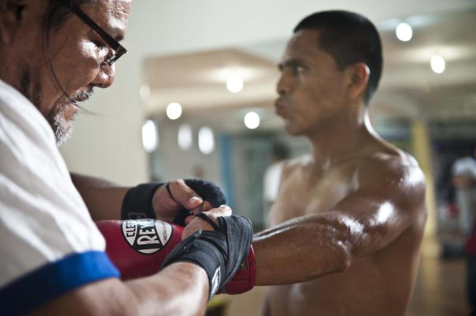 Boxeador Alberto Rossel el más grande de los chiquitos