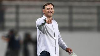 Carlos Bustos dejó de ser entrenador de FBC Melgar tras malos resultados