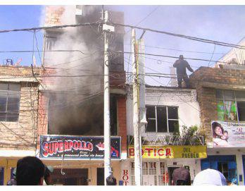 Incendio en pollería asustó a comensales