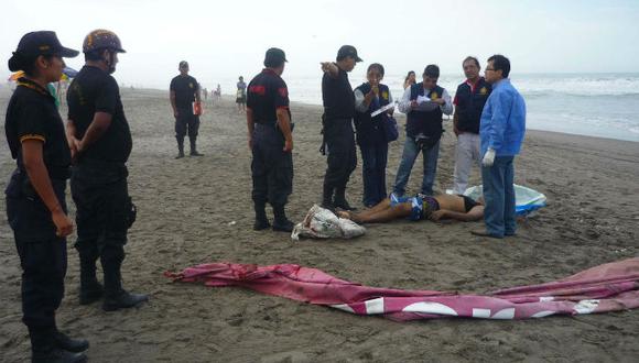 Arequipa: Joven muere ahogado por meterse ebrio al mar 