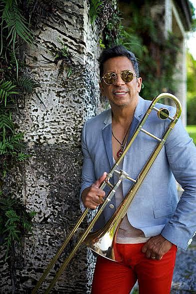 Alberto Barros trae su salsa colombiana