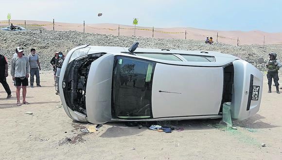 Pobladores destrozaron y voltearon el vehículo en las canteras de Gregorio Albarracín. (Foto: Difusión)