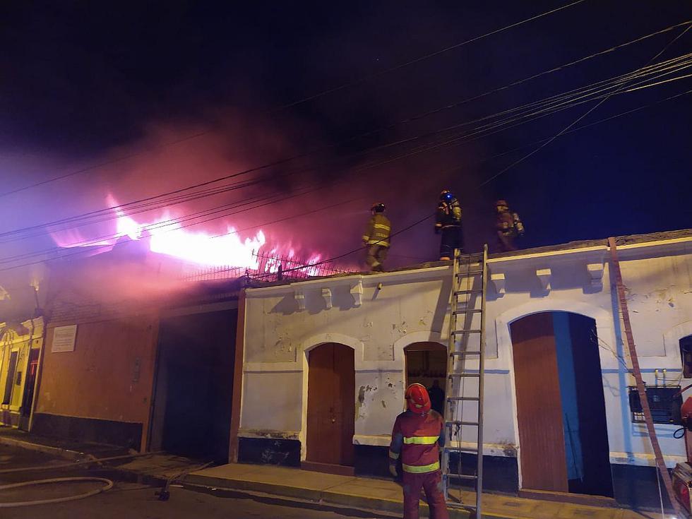 Incendio en un predio del Cercado de Arequipa alarmó a los vecinos (FOTOS)
